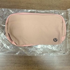 NWT Lululemon Everywhere Belt Bag in Pink Clay/Pink Pastel